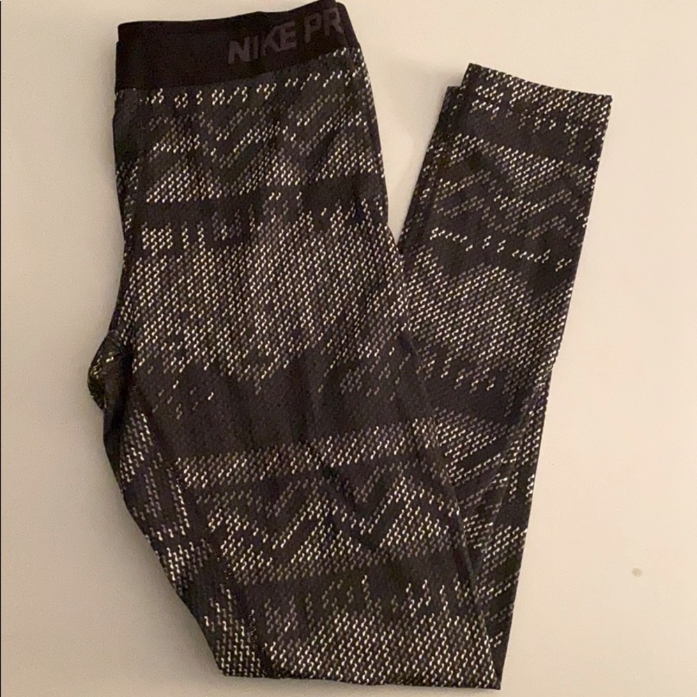Nike Pro Workout Leggings